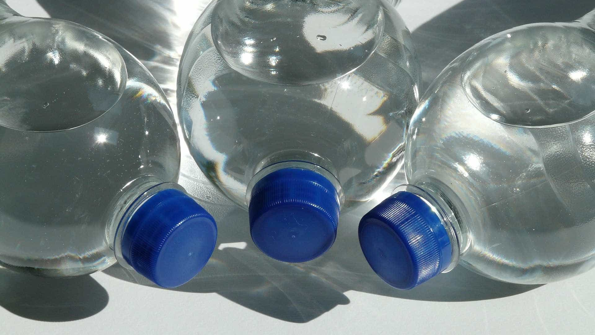Cientistas britânicos criam enzima comedora de plástico