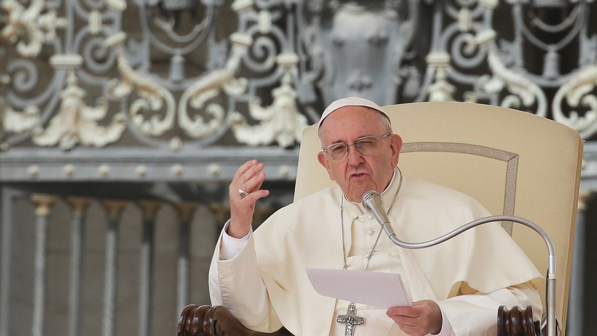 Papa Francisco aceita renúncia de cardeal acusado de abuso sexual