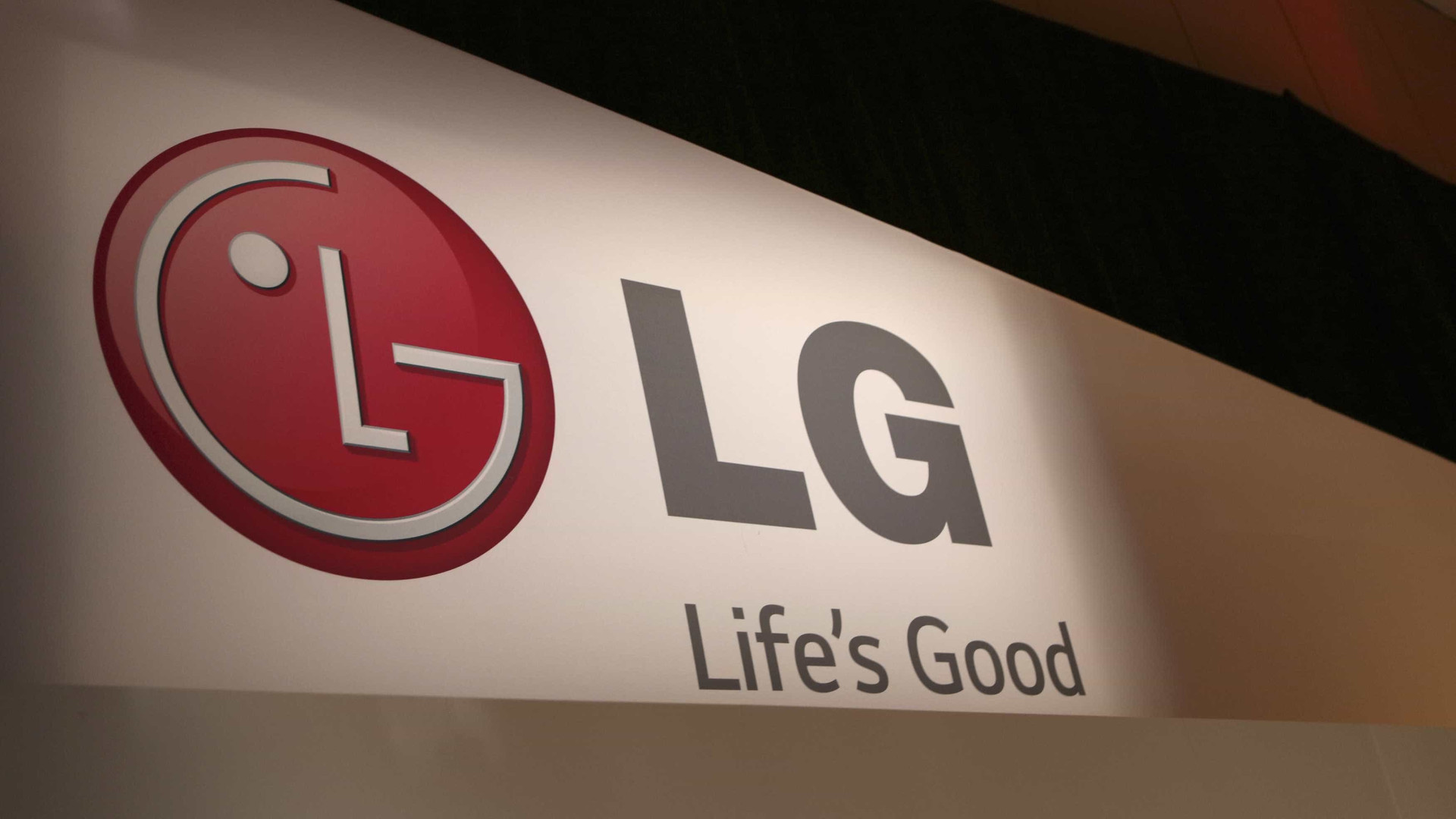 LG anuncia novos smartphones intermediários da família Q