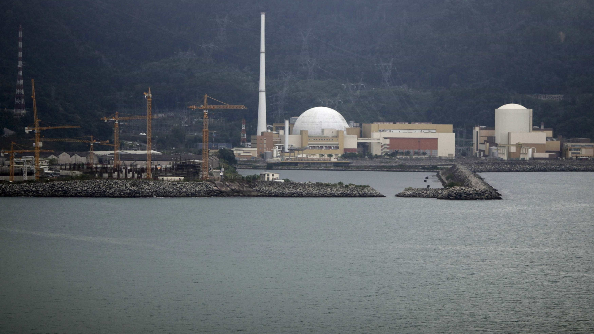 Gestão Bolsonaro quer retomar plano de construir até 8 usinas nucleares