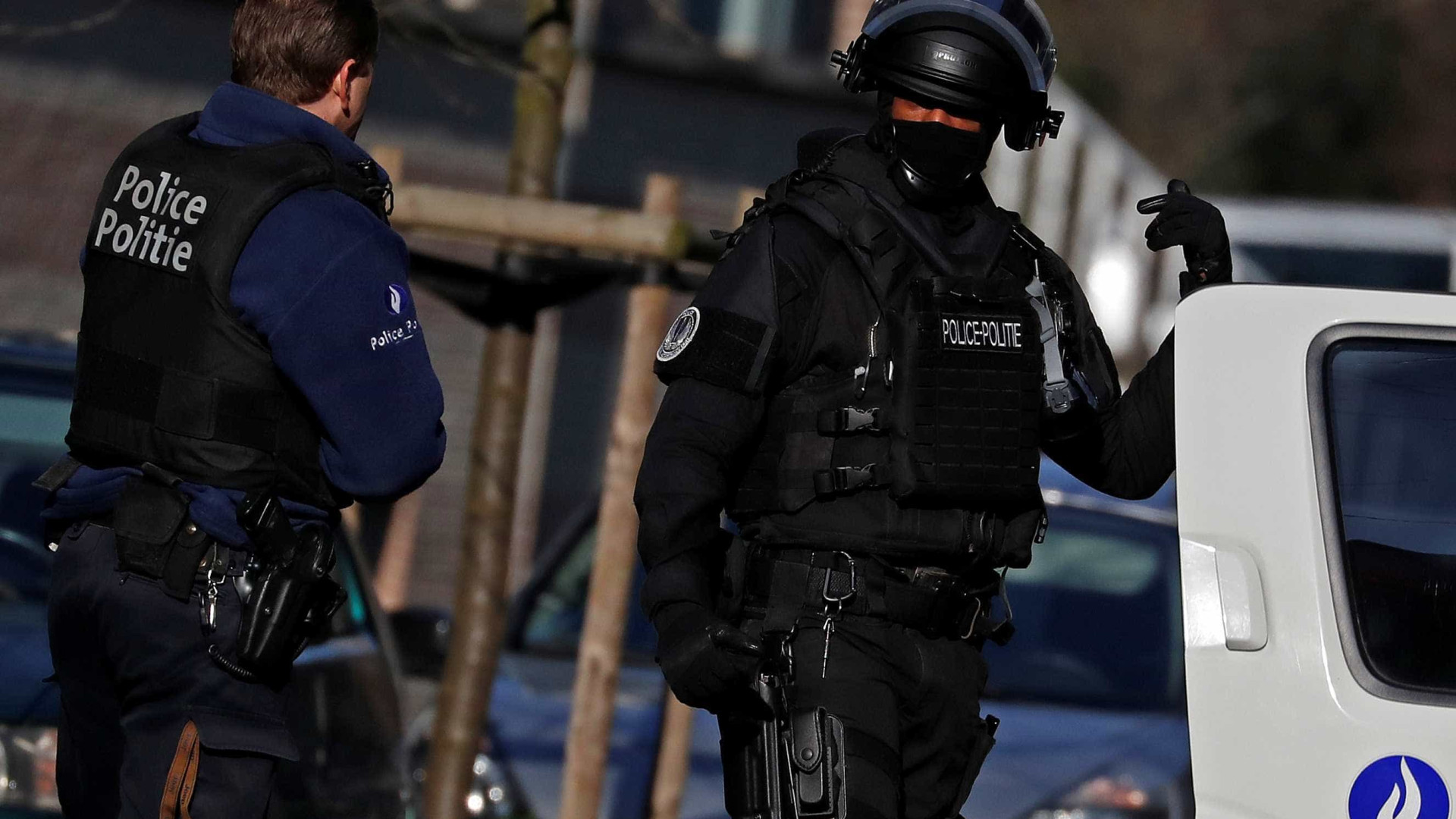 Dois policiais e um civil são mortos a tiros na Bélgica