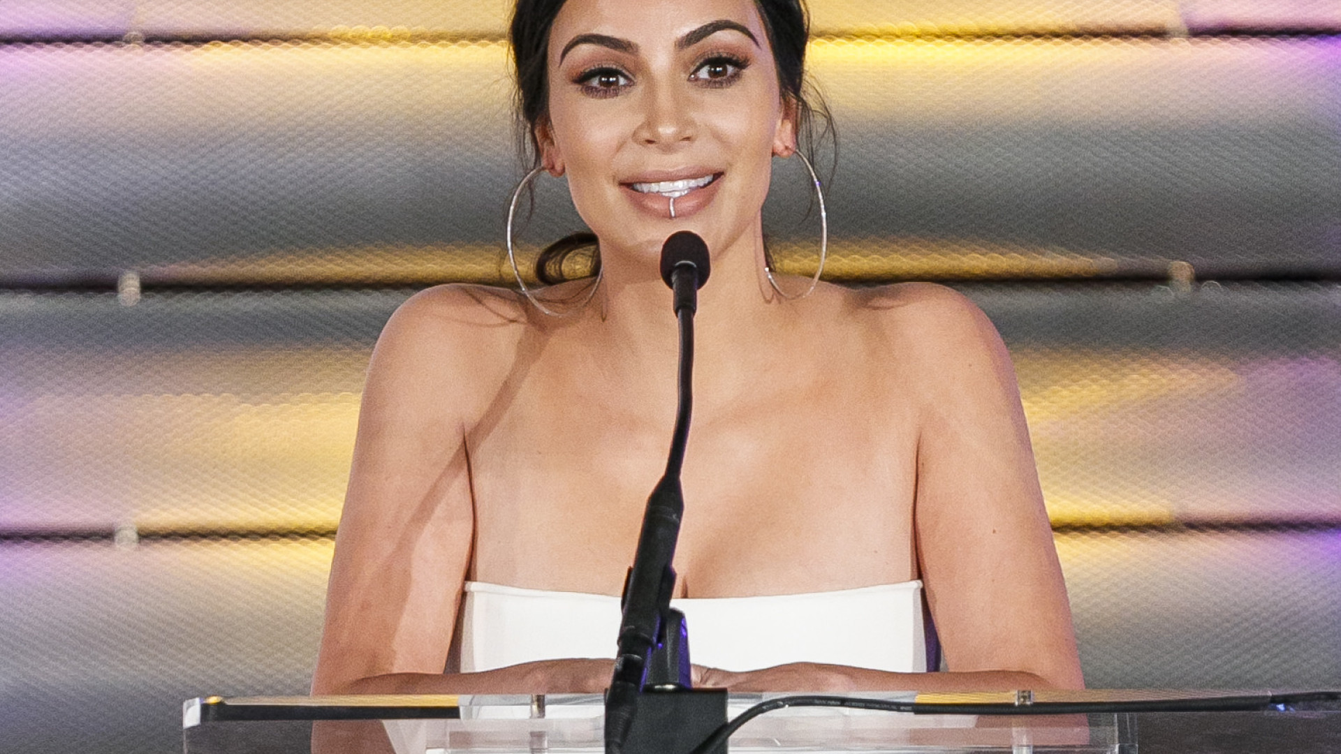 Kim Kardashian é processada por plagiar logotipo