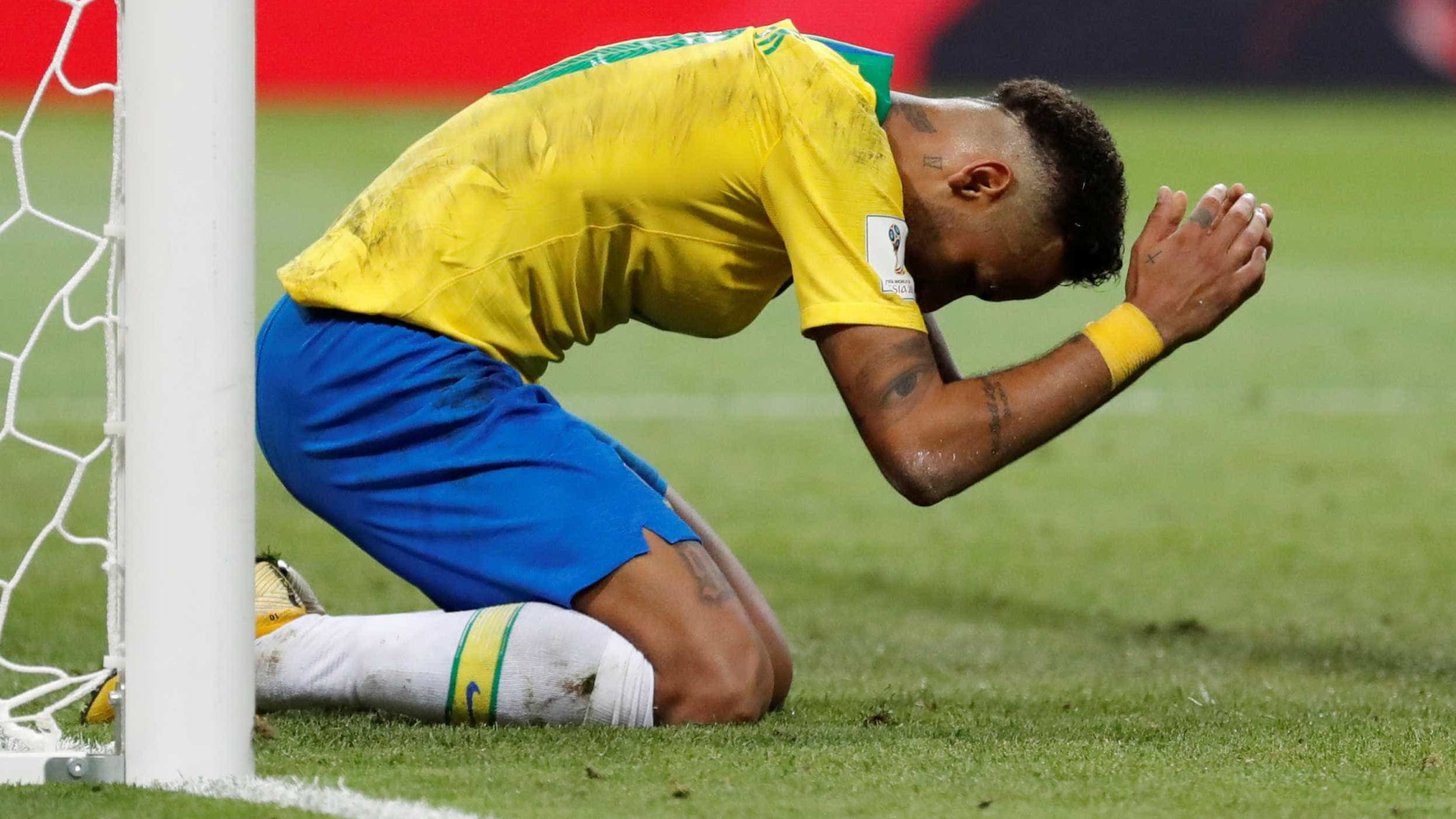 Escondido no Brasil e pressionado na França, Neymar tenta virada