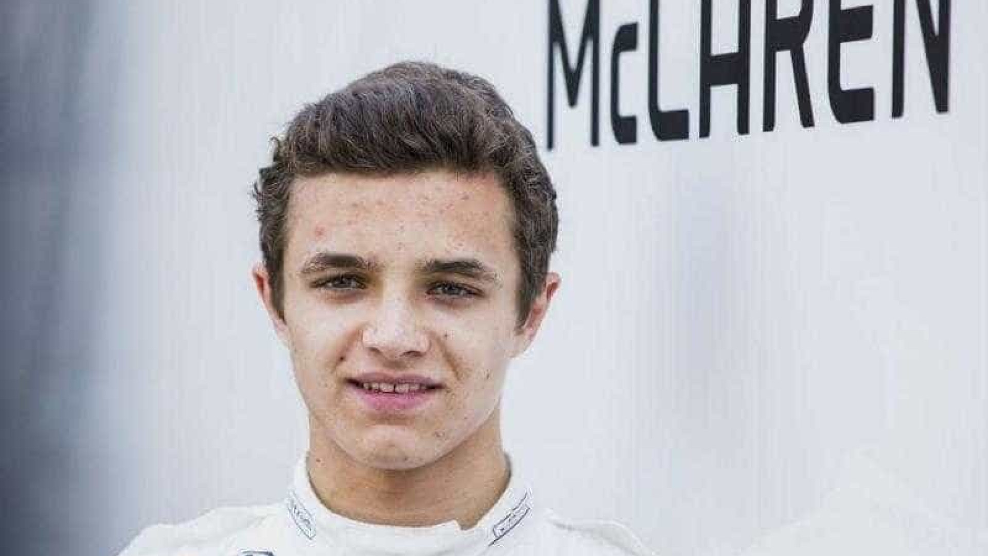 Após saída de Vandoorne, McLaren anuncia jovem de 18 anos para 2019