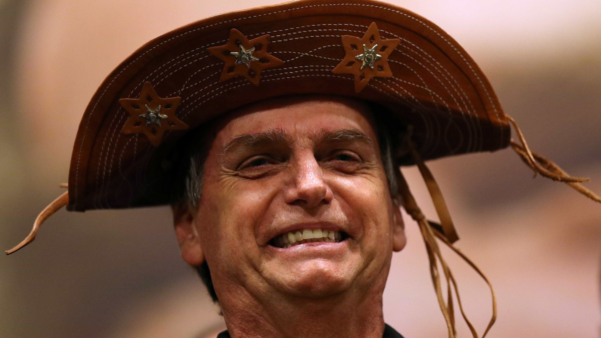 Bolsonaro mira nordestinos e mulheres na última semana de campanha