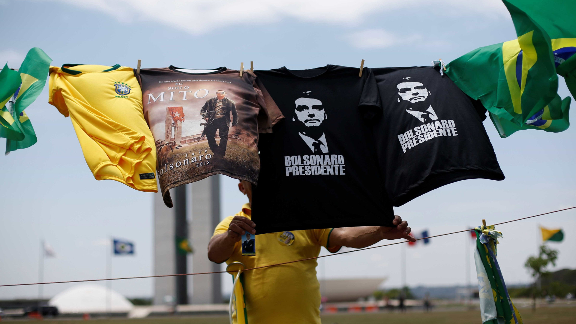 Campanha do PT busca desconstruir Bolsonaro