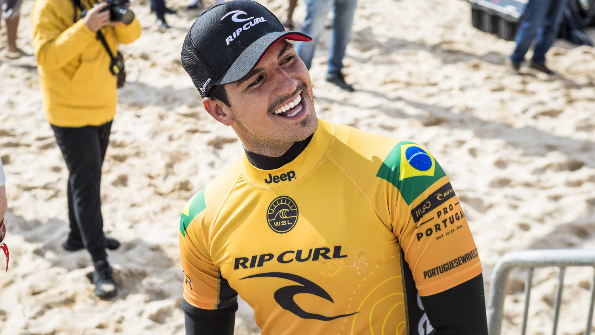 Medina pode ser tricampeão mundial de surfe na etapa de Portugal