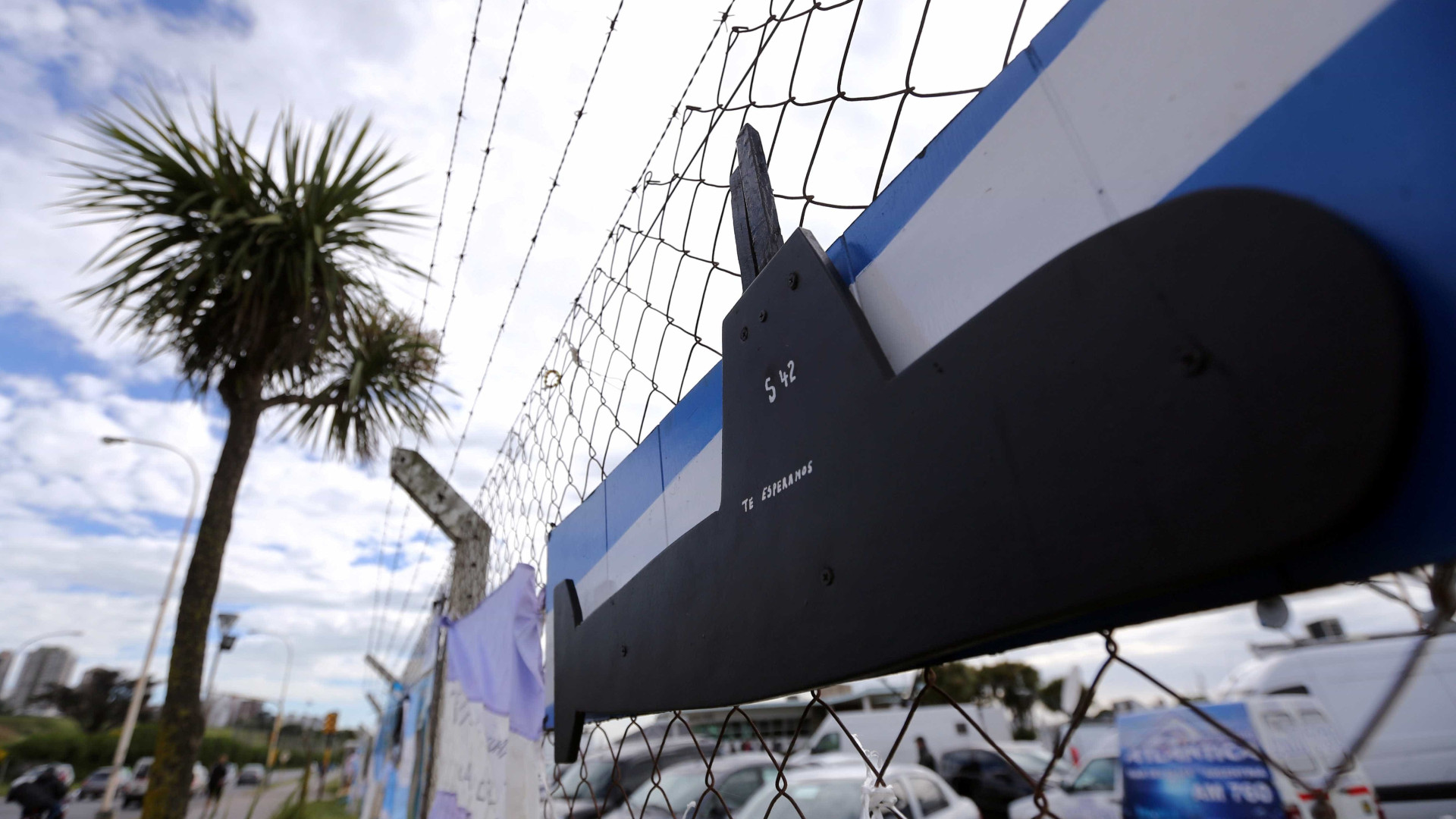 Autoridades argentinas minimizam chances de resgate de submarino