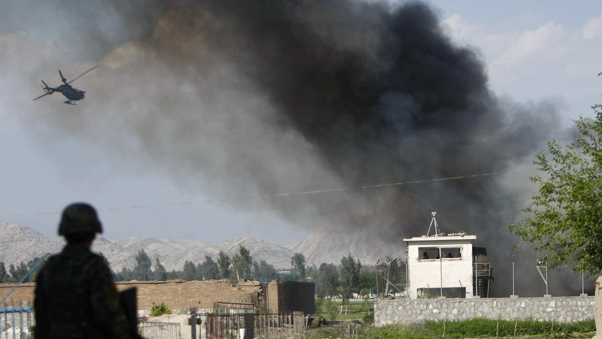 Líder afegão do Talibã e outras 29 pessoas são mortos em ataque aéreo
