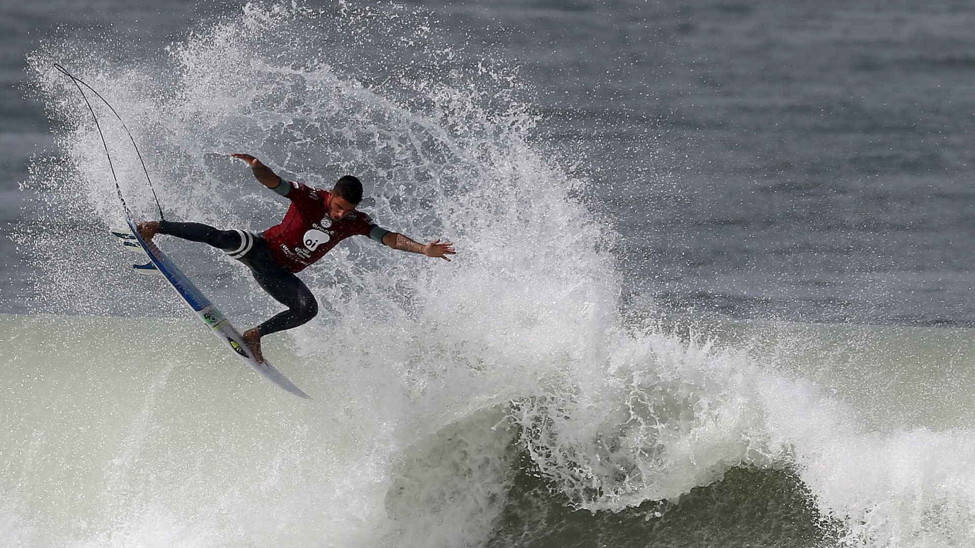 Filipinho vai à semifinal em Bells Beach e assume liderança do mundial do surfe