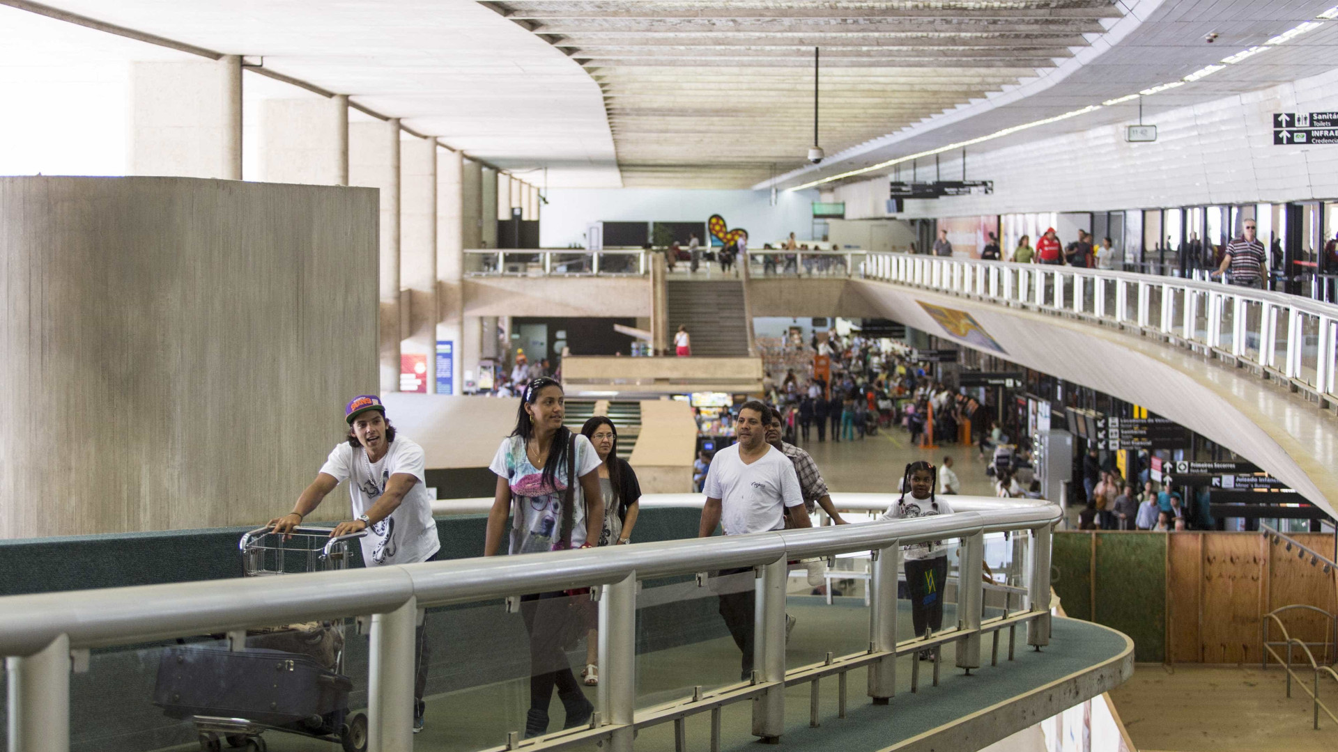 Aeroporto de Confins reabre com restrições após pouso de emergência