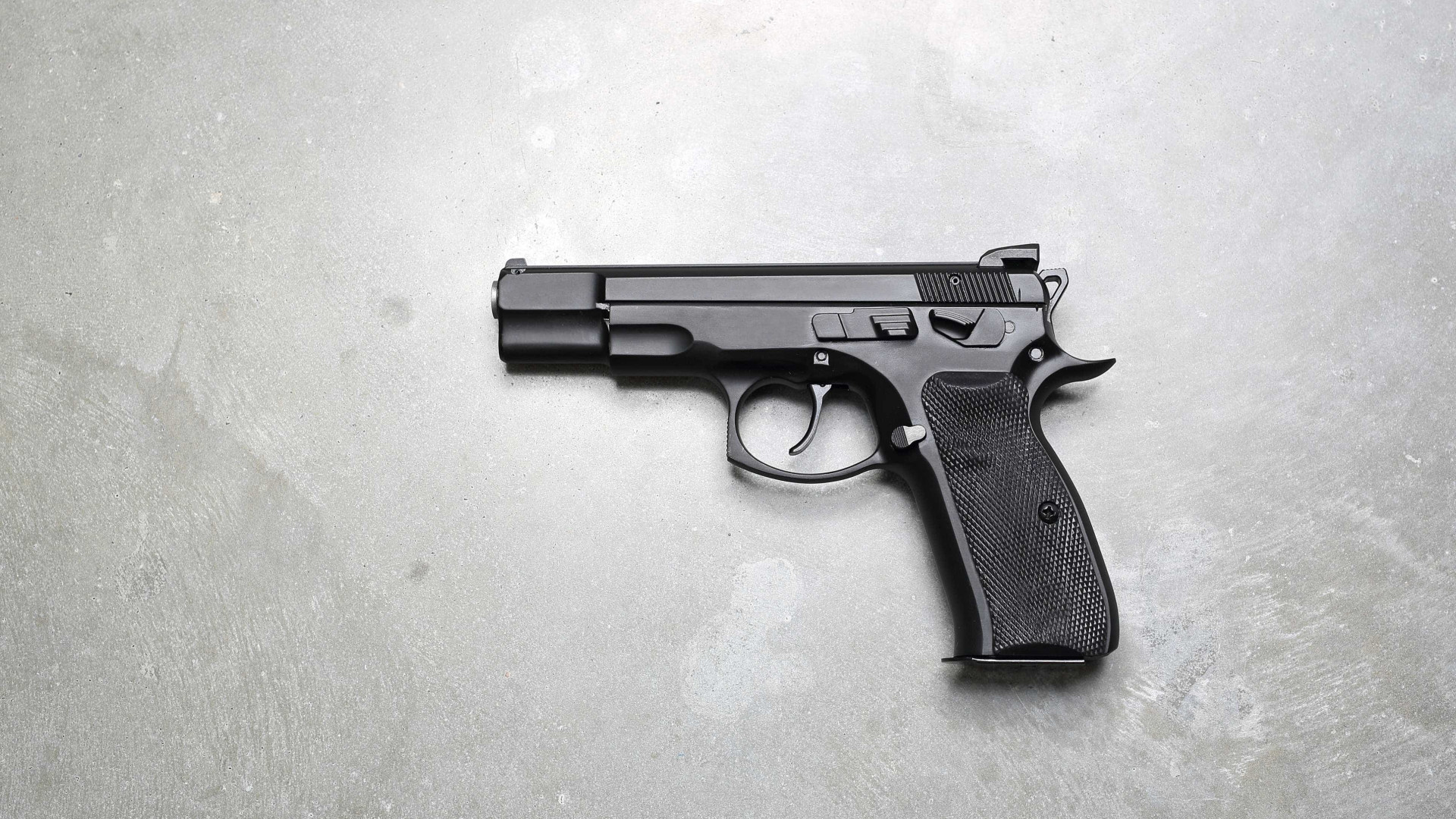 TRF-4 usa decreto e reduz pena de preso por tráfico de armas