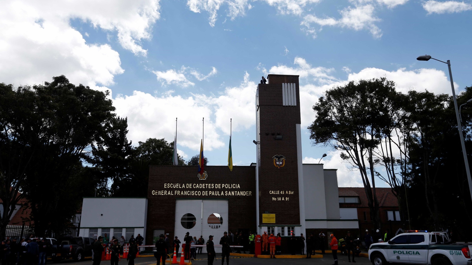 Colômbia identifica autor de ataque a escola policial