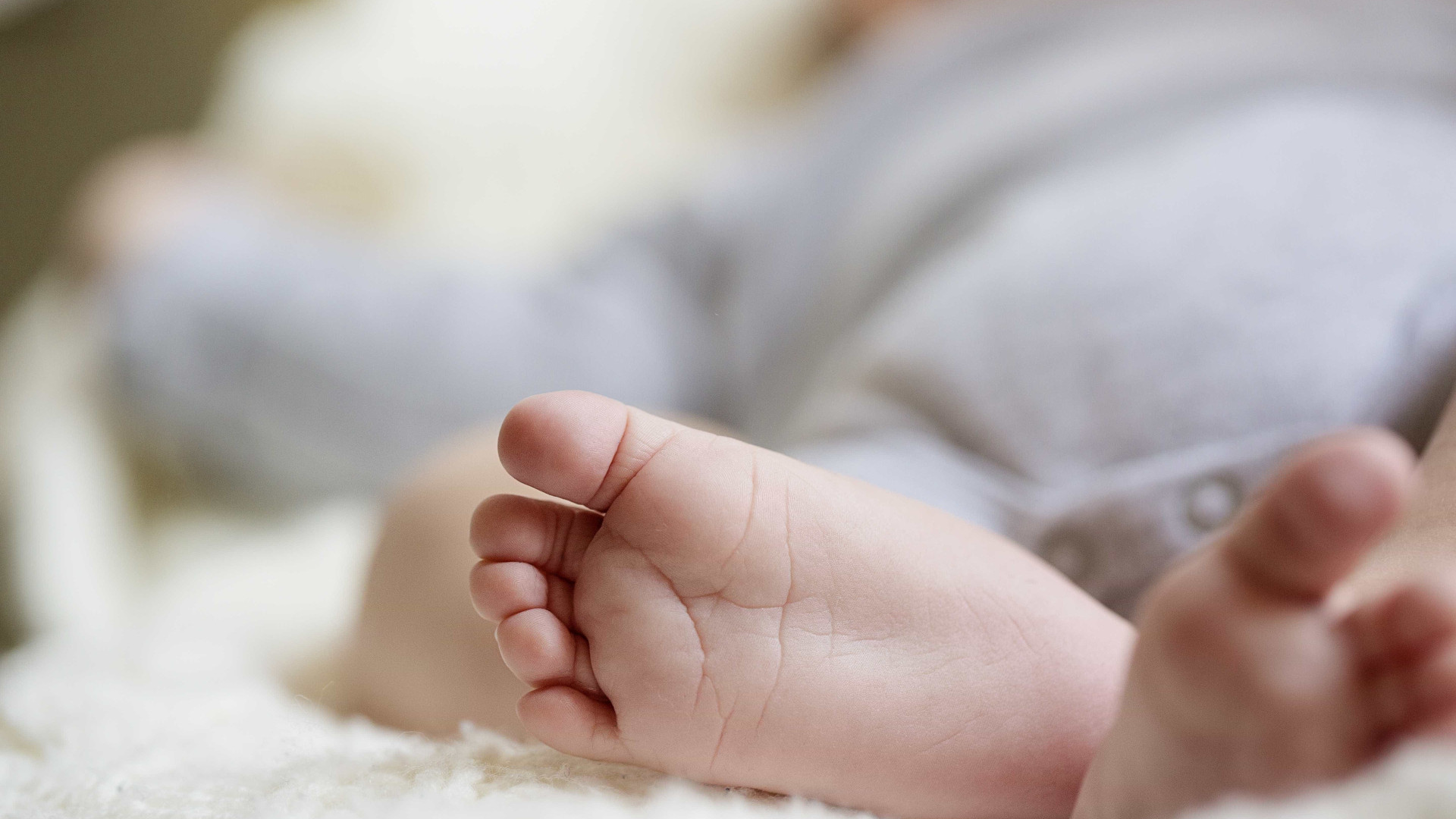 Médica é condenada por causar sequelas em bebê durante parto domiciliar