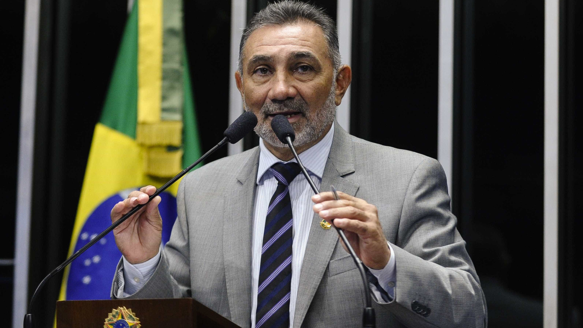 Polícia tenta prender ex-senador Telmário Mota em investigação sobre assassinato
