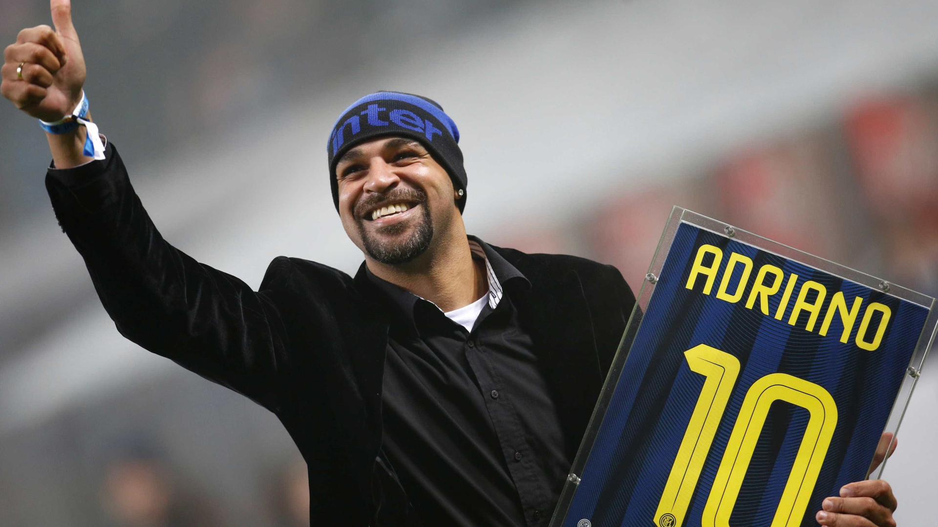 Adriano conta como morte do pai afetou vida e carreira no futebol