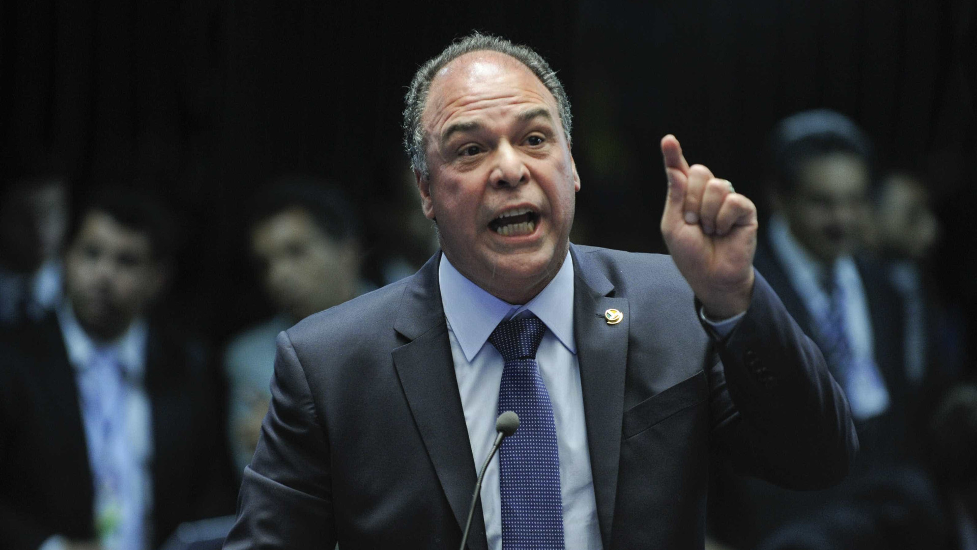 Após operação que mira líder do governo, Moro se reúne com Bolsonaro