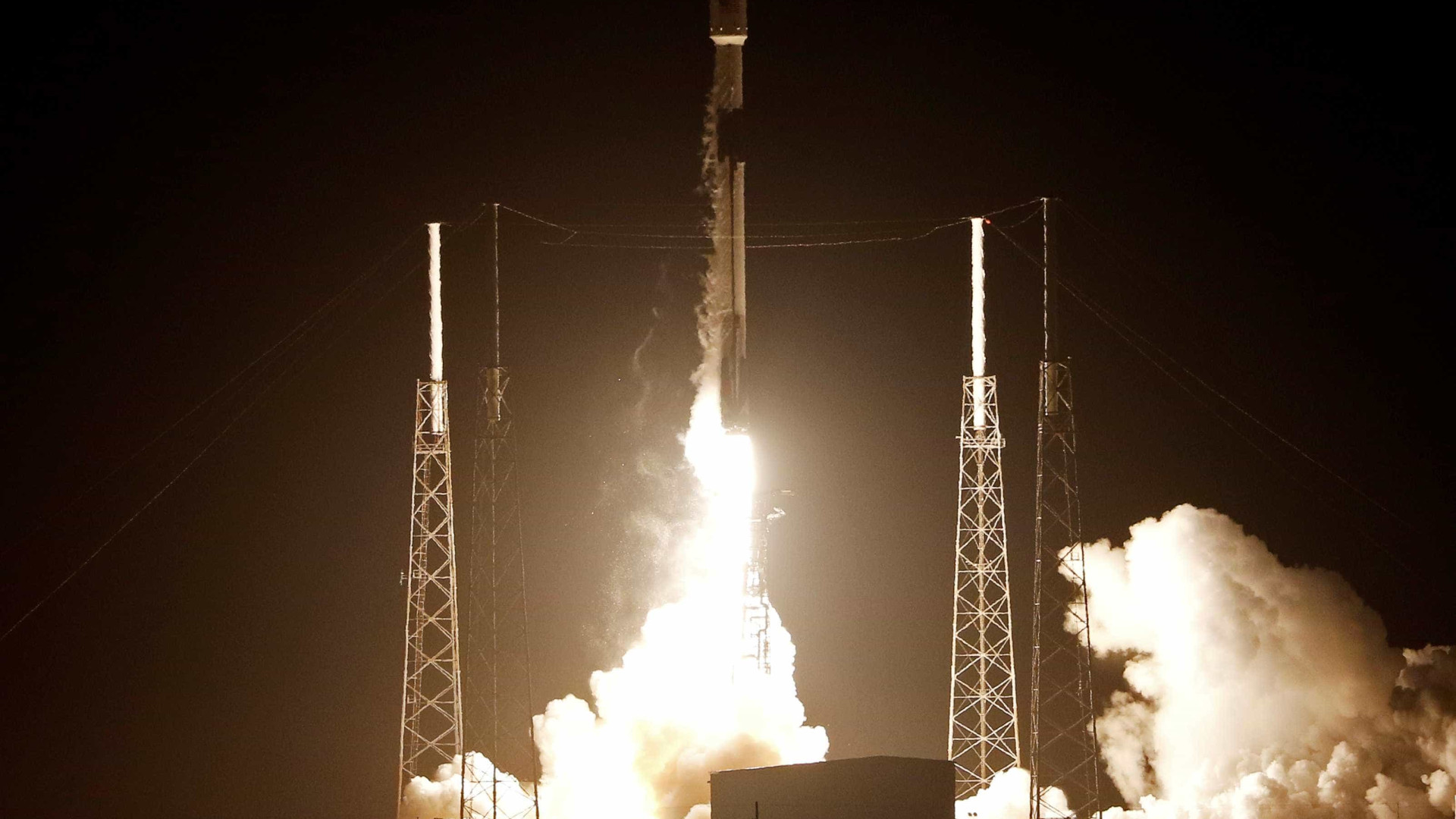 Sonda israelense é lançada para missão na Lua