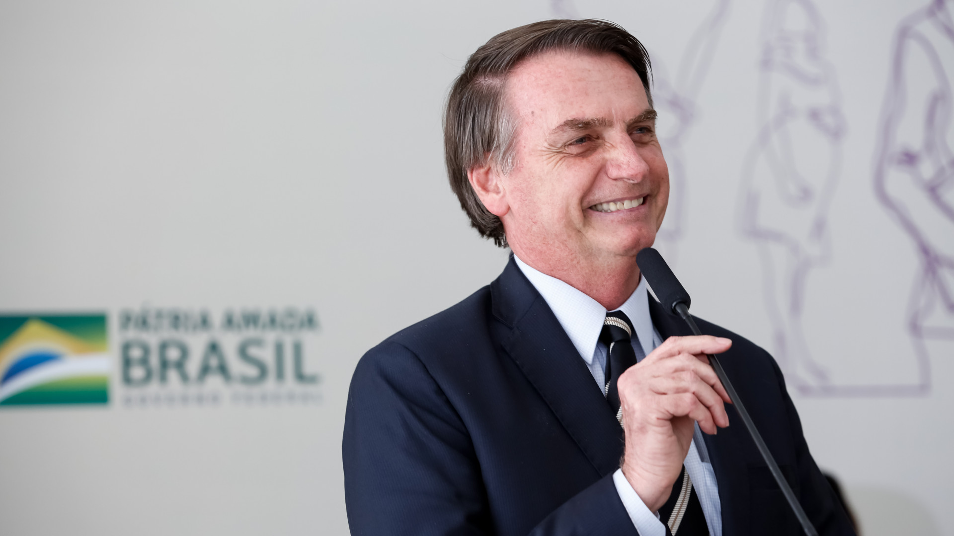 Bolsonaro chama de falsa reportagem sobre nomeação de militar