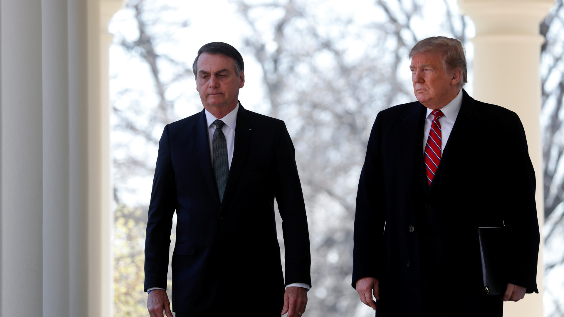 Bolsonaro e Trump levam prêmio de mais irrelevantes por gestão da covid