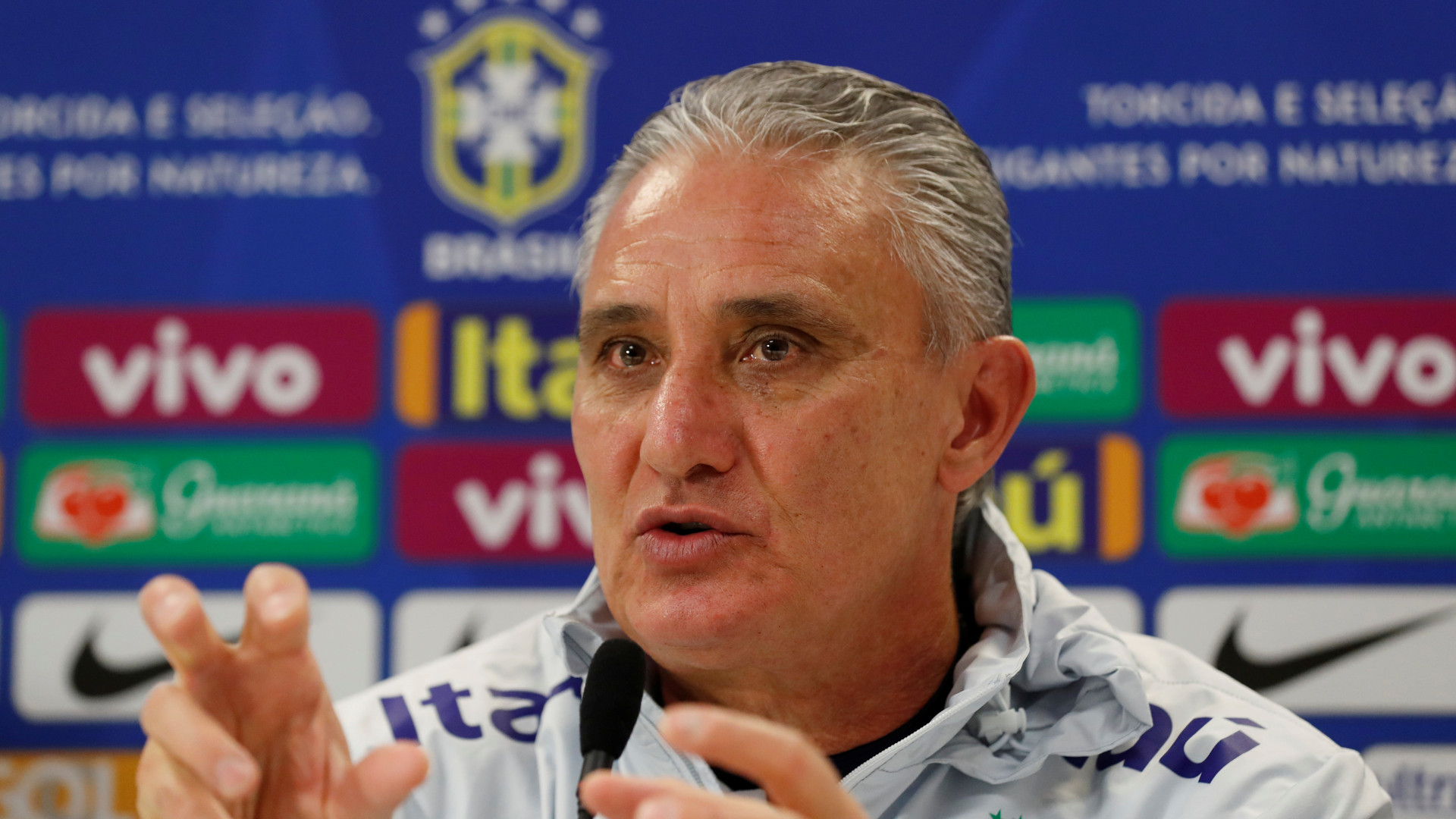 Tite vibra com classificação, mas detona Arena do Grêmio: 'Um absurdo'