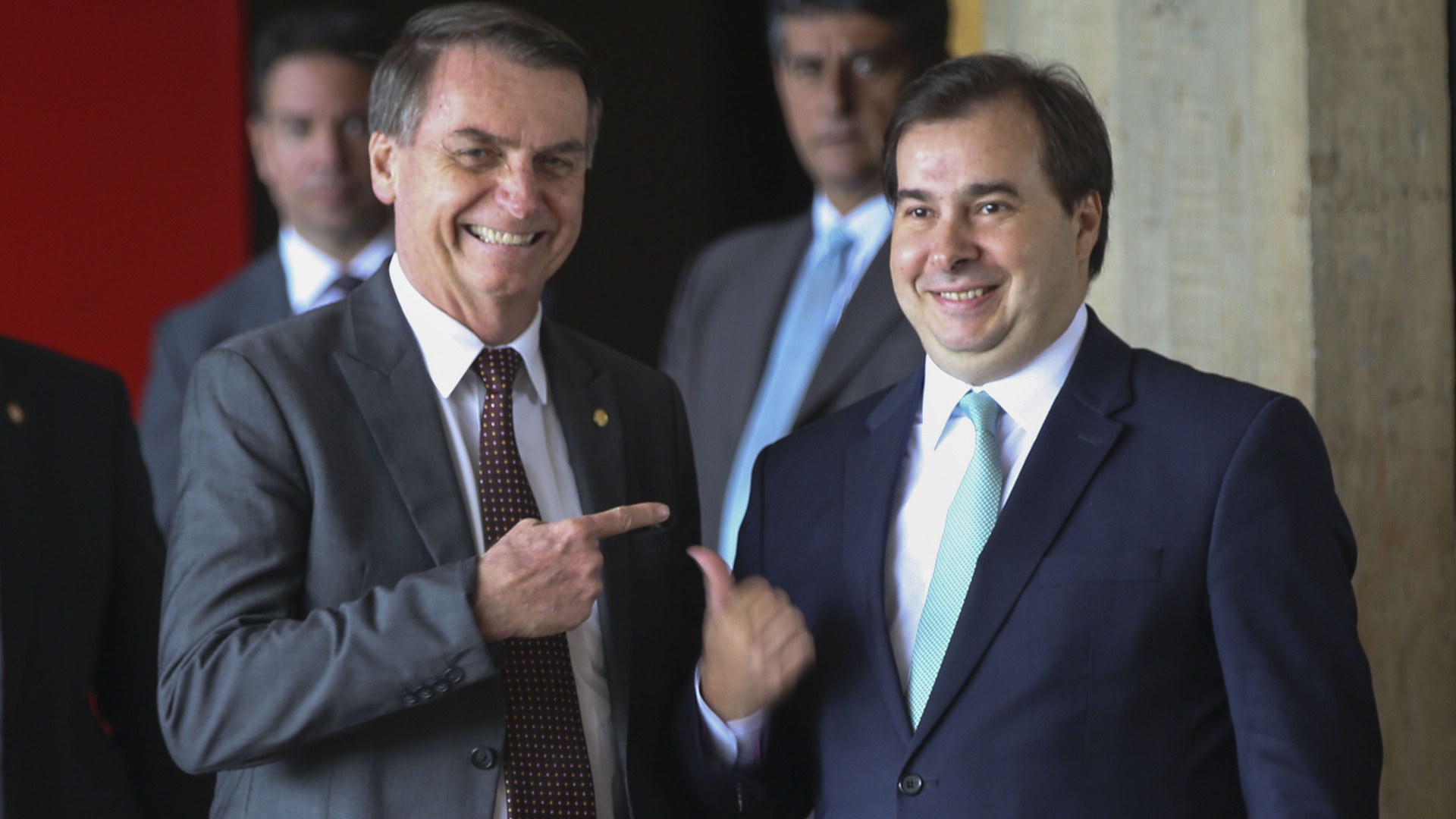Maia conversa com Bolsonaro sobre pauta de votações da Câmara