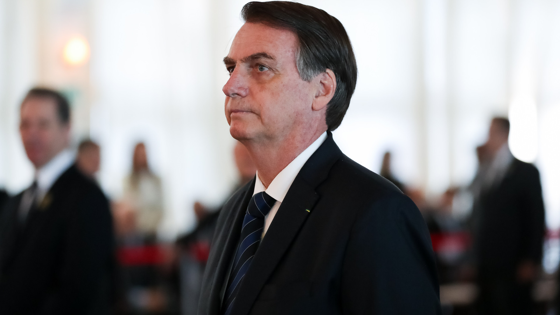 Bolsonaro: "Nossas orações estão com o povo francês"