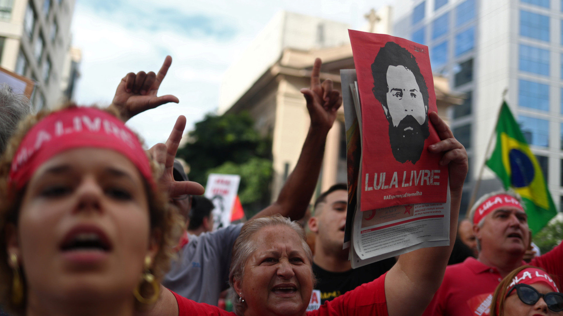 Atos em SP têm confusão com manifestantes pró e contra Lula; vídeo
