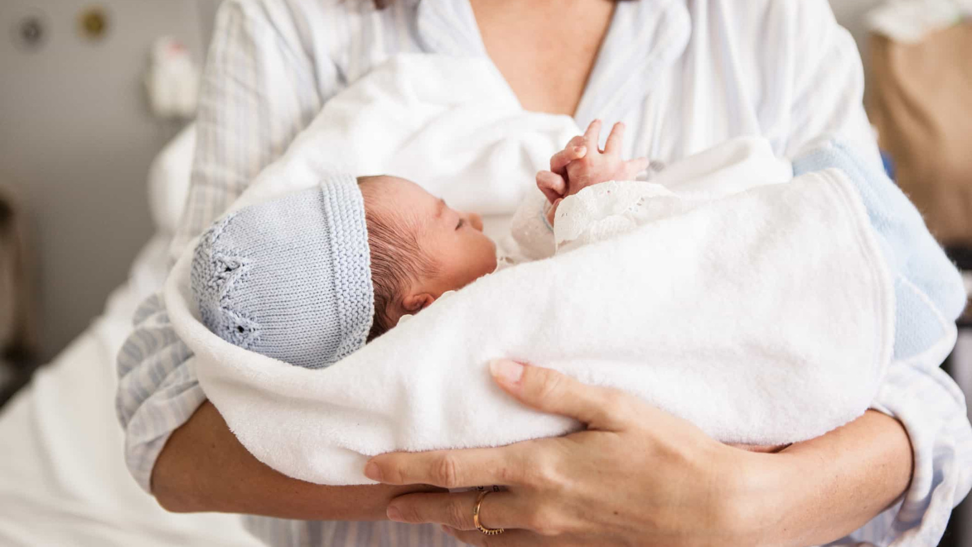 Anestesia geral durante cesarianas aumenta risco de depressão pós-parto