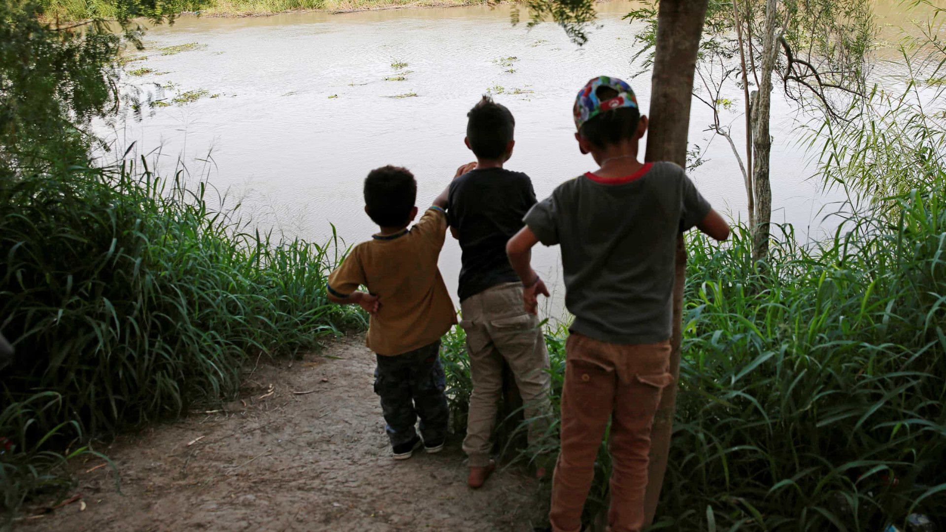 Criança brasileira desaparece em rio na fronteira de México e EUA
