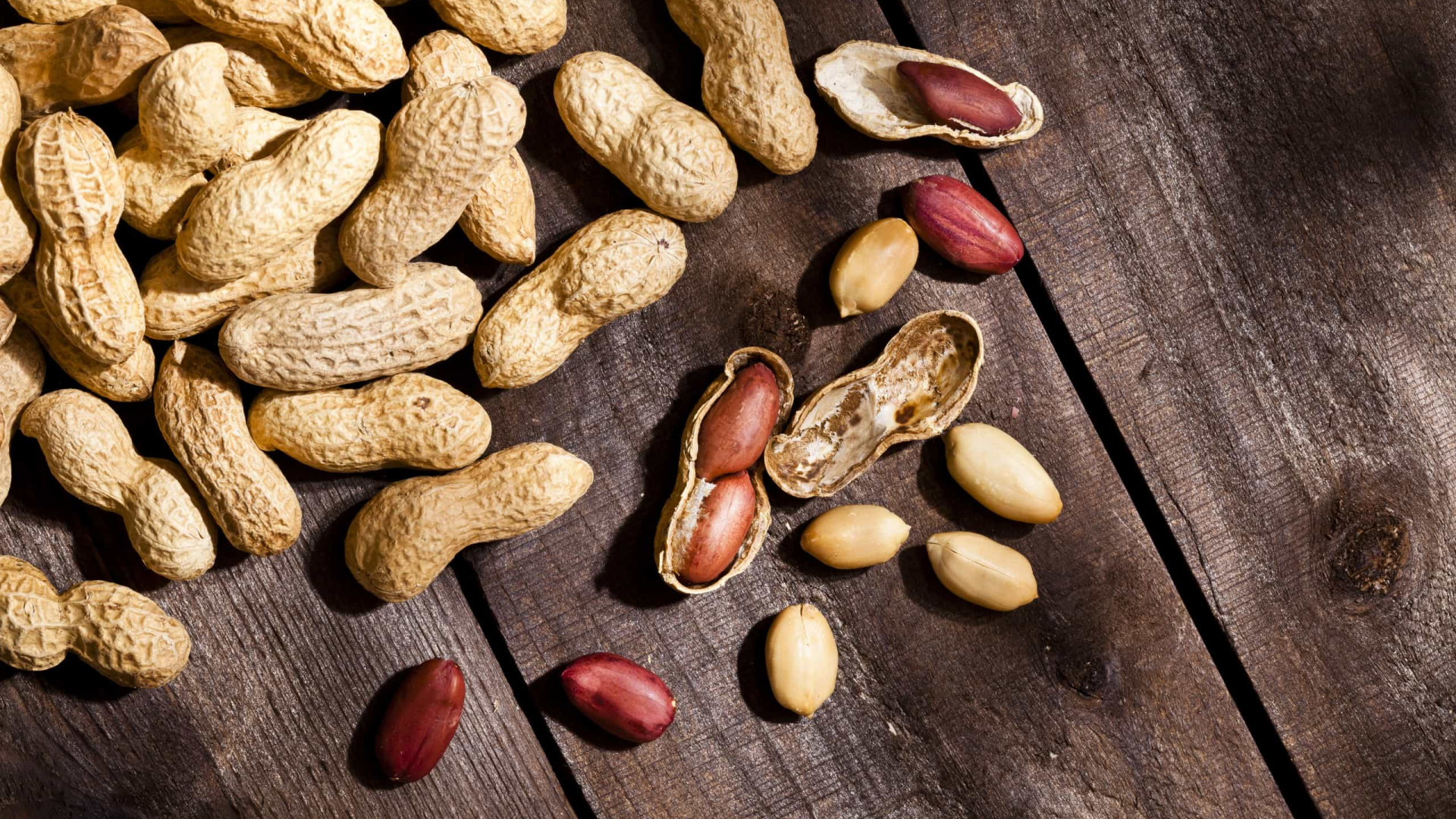 Três bons motivos para comer mais amendoins. Diga sim