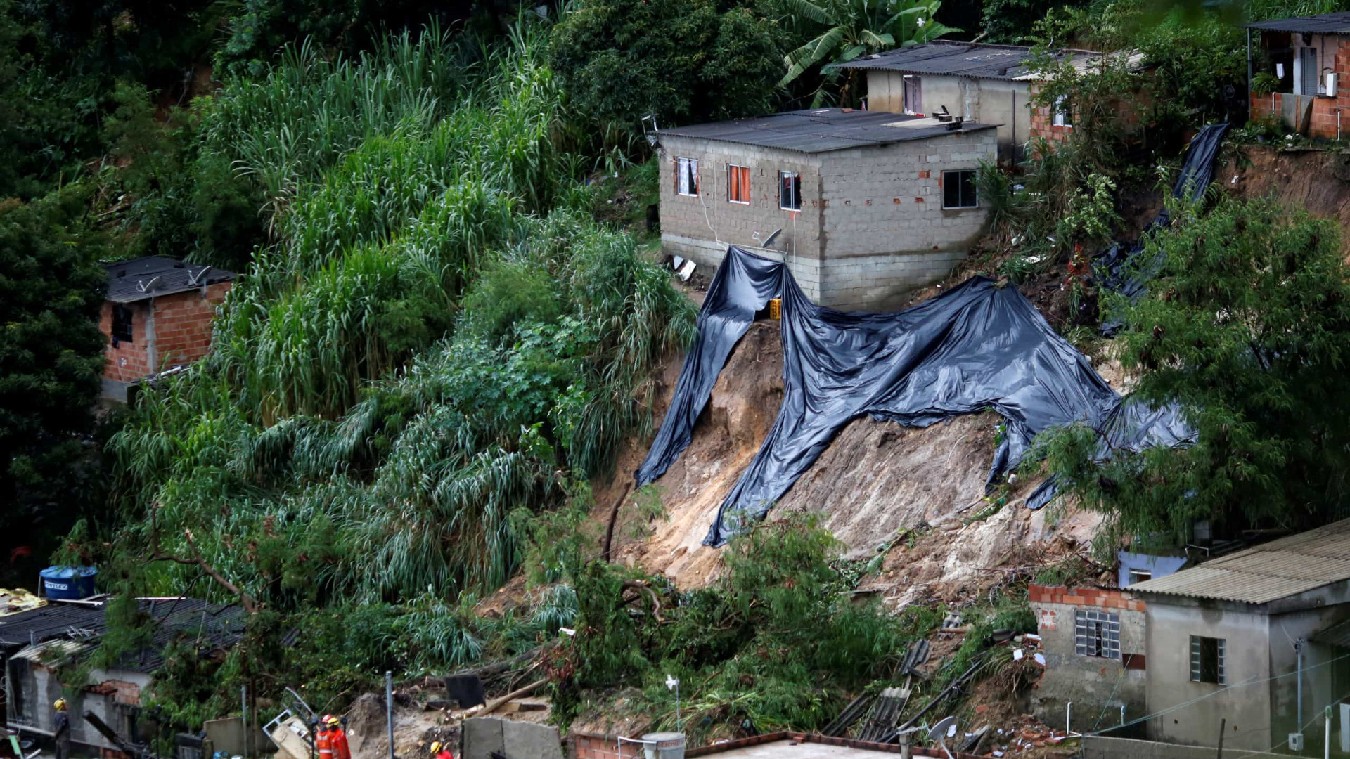 Sobe para 52 o número de mortos nas chuvas em Minas Gerais
