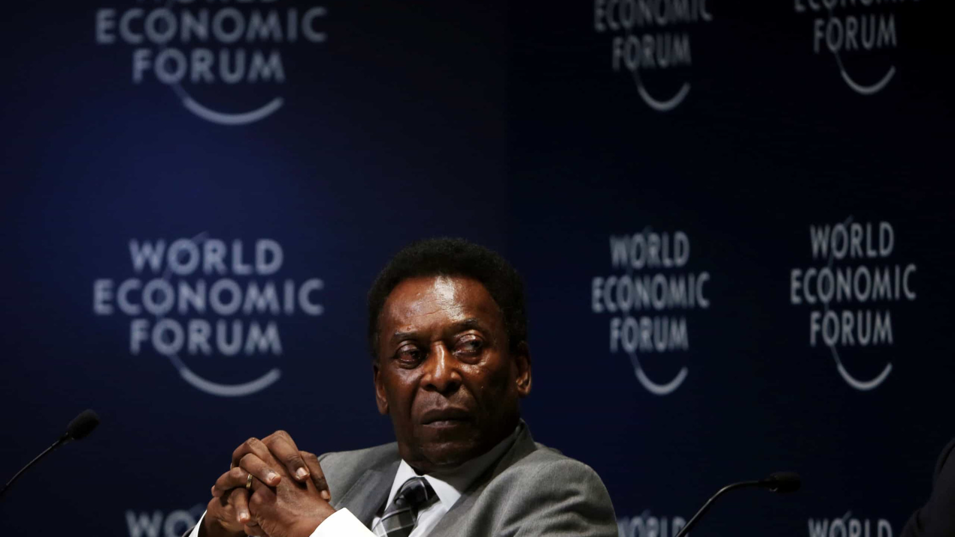 Filha de Pelé tranquiliza fãs sobre estado de saúde do pai: 'Não mudou nada'