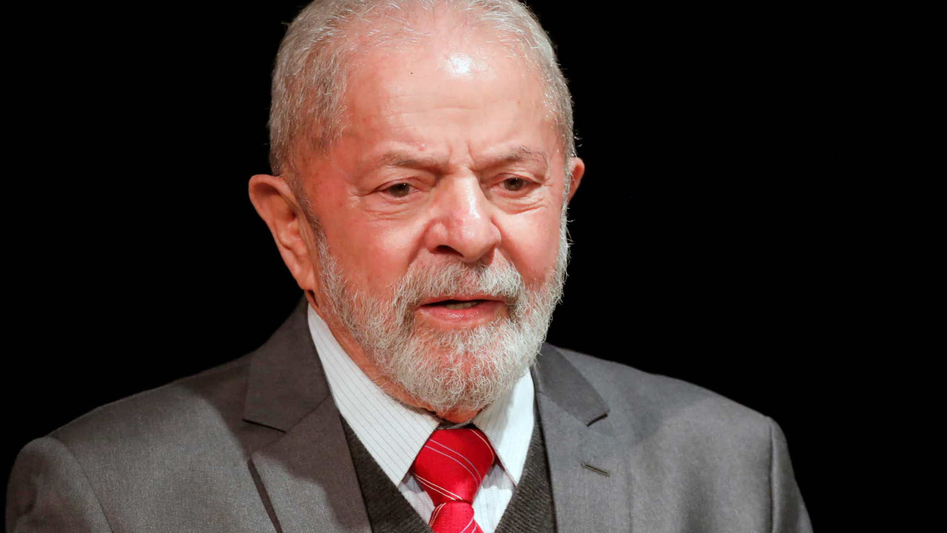 Ex-presidente Lula é a favor de imprimir moeda nova para estancar crise