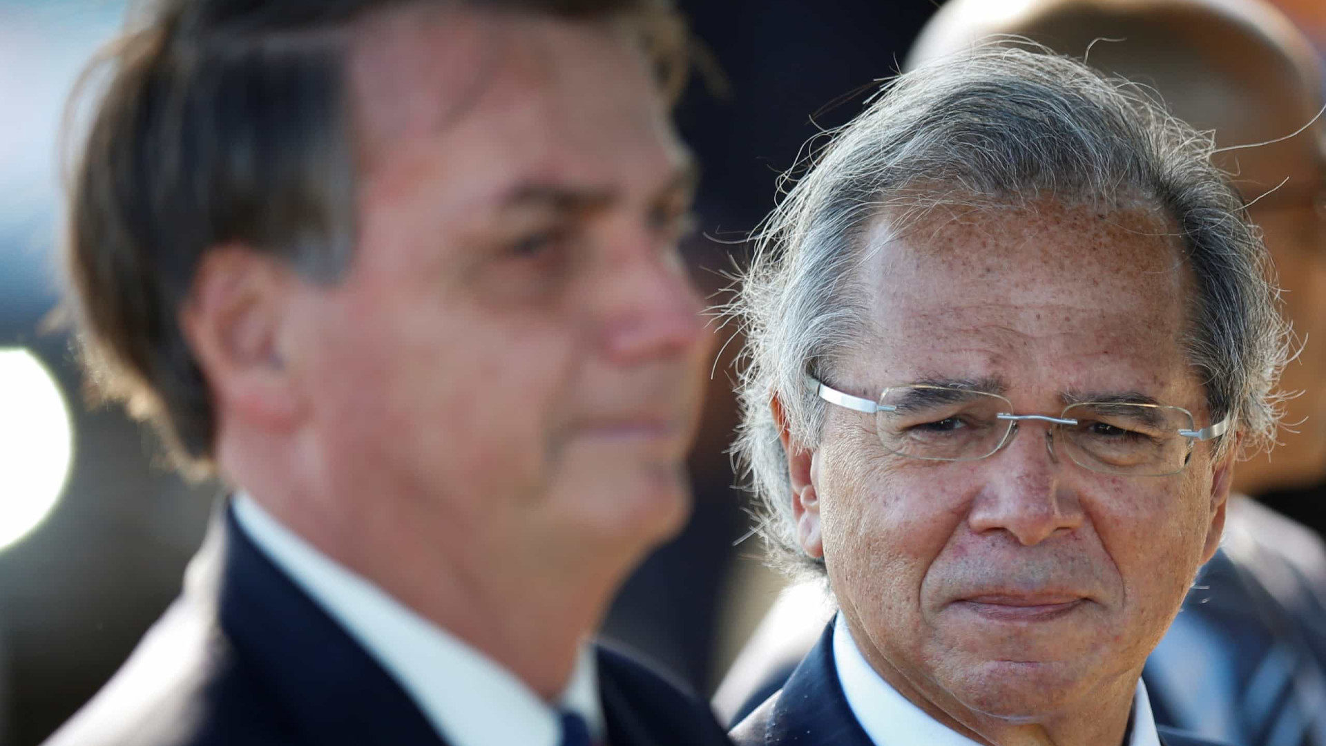 Bolsonaro confirma auxílio emergencial com valor abaixo de R$ 600