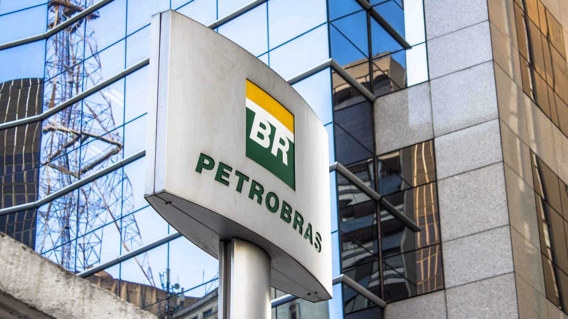 Petrobras vende três plataformas em leilão por US$ 1,45 milhão