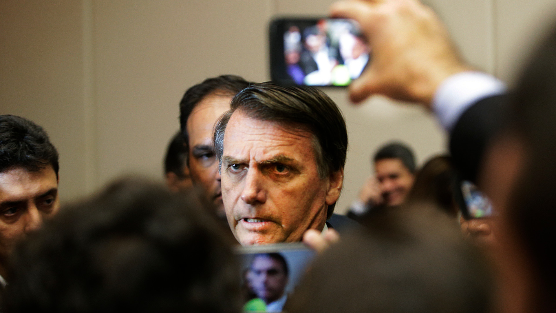 Hackers expõem dados pessoais de Bolsonaro, filhos e aliados