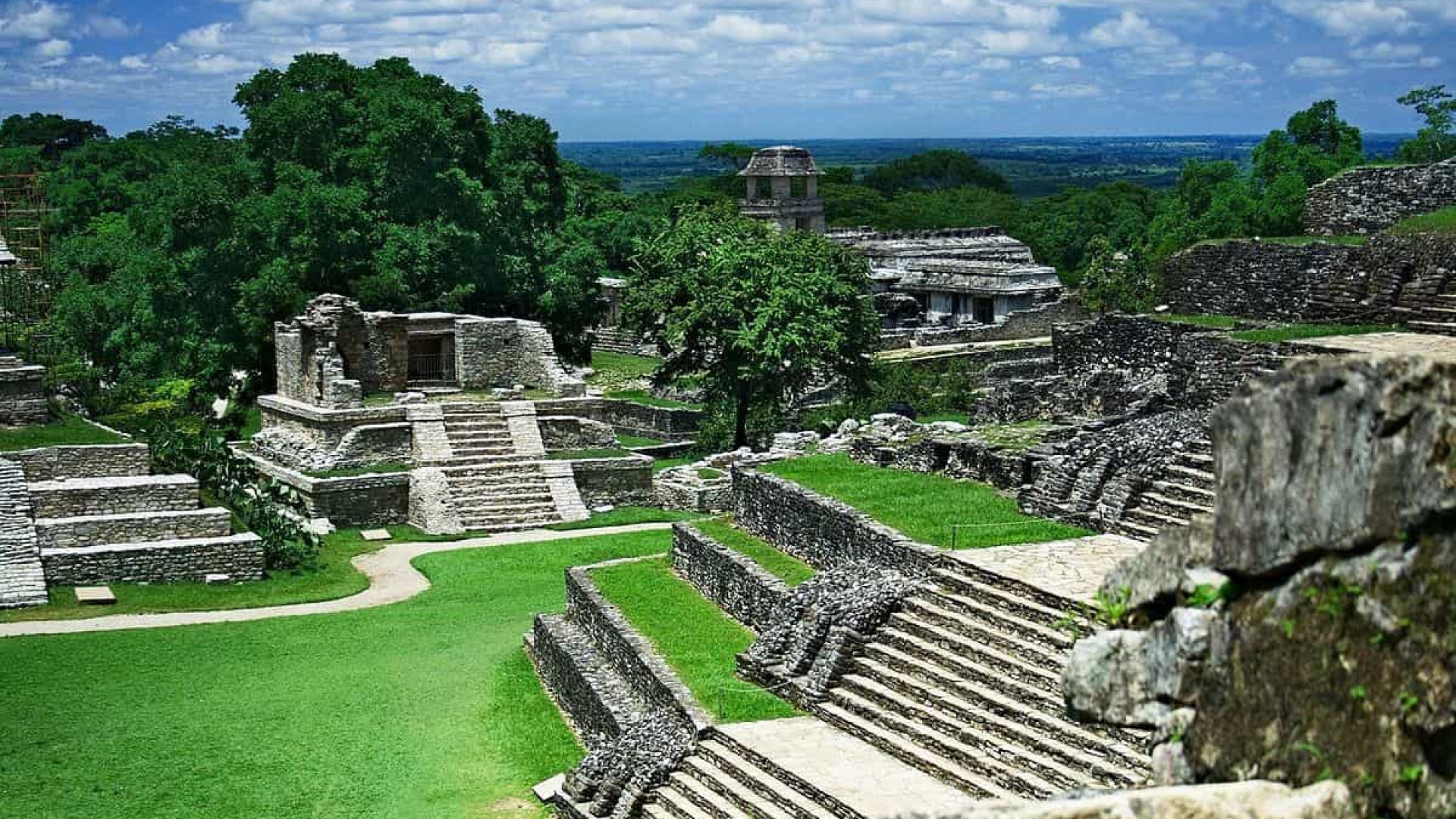 Arqueólogos encontram grandioso monumento da civilização maia