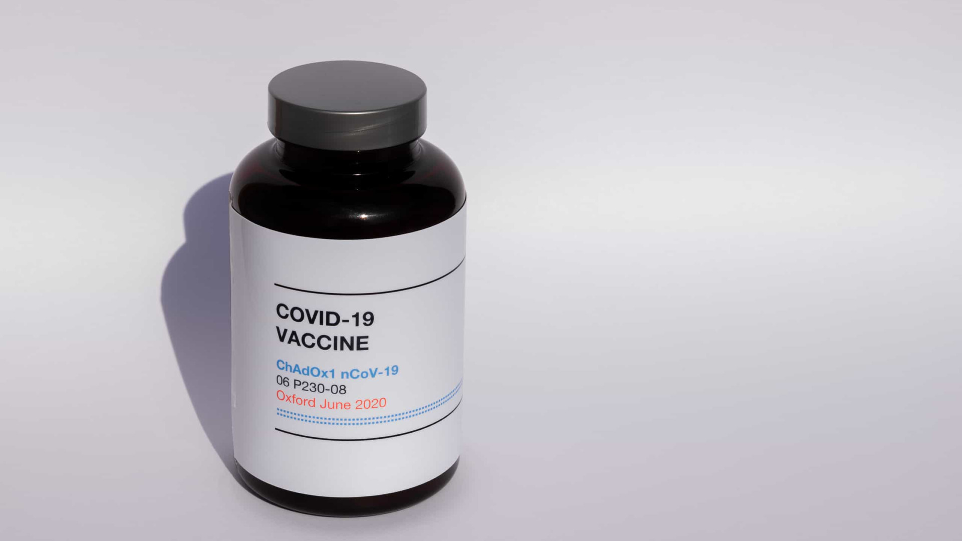 Governo faz MP para pagar 100 milhões de doses da vacina de Oxford