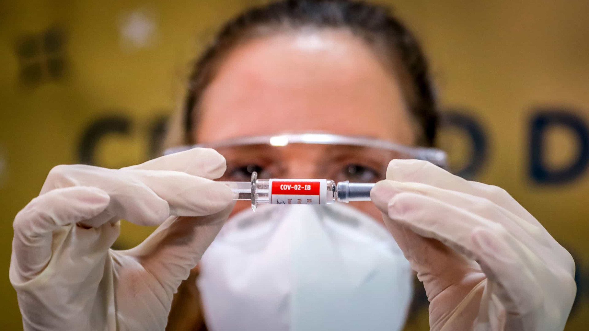 Brasil retoma testes da vacina de Oxford nesta segunda-feira