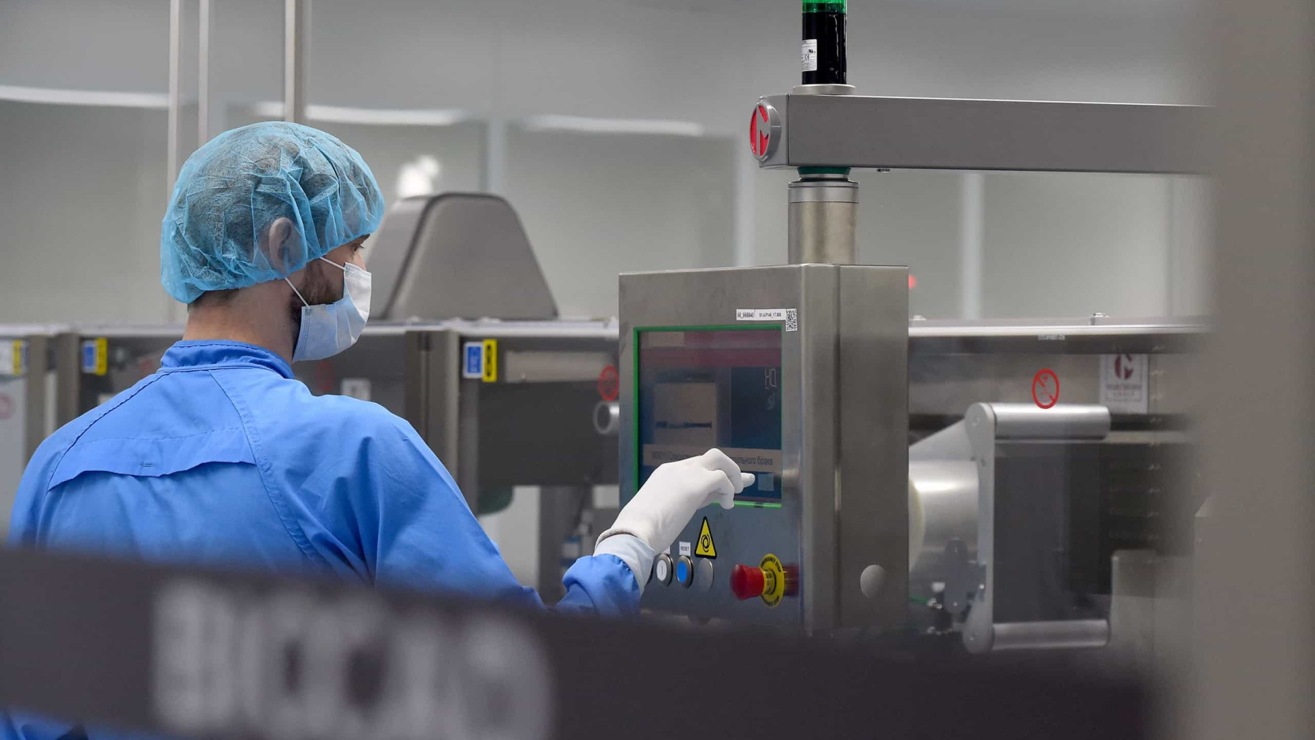 BioNTech compra laboratório da Novartis para elevar produção de vacina