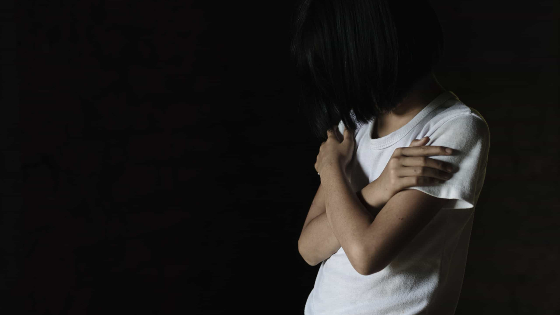 Aumenta proporção de crianças com até 13 anos vítimas de estupros no Brasil