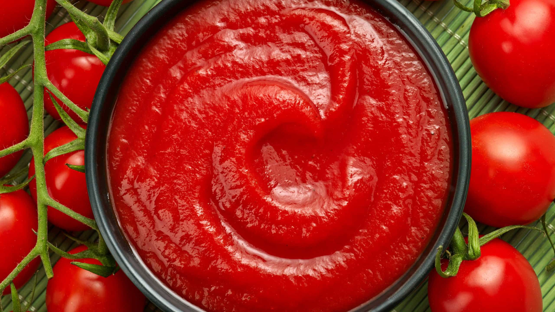 O segredo para diminuir a acidez do molho de tomate (sem açúcar!)