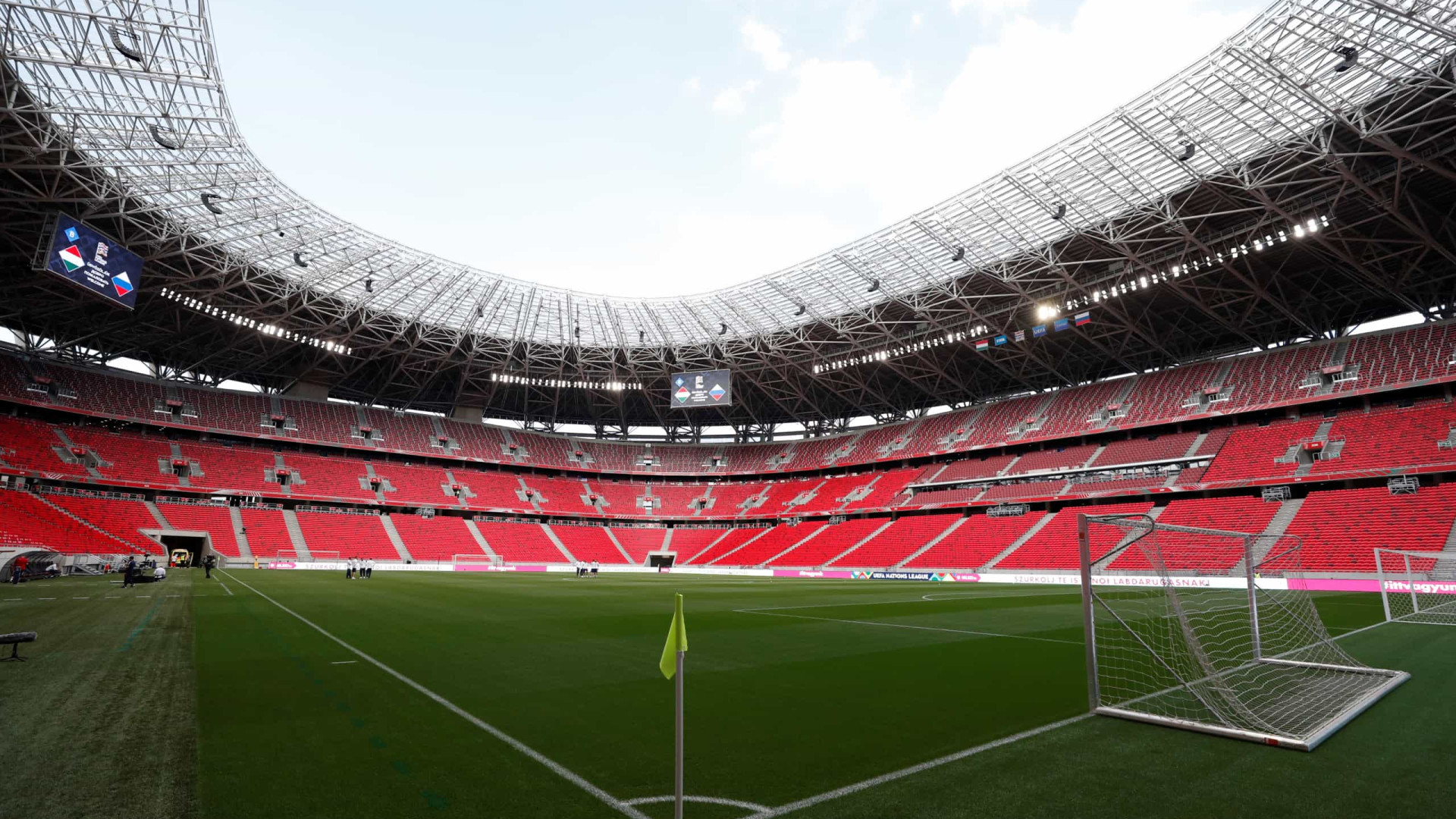 Autoridades interditam estádio no Equador e querem retorno do Flamengo ao Brasil