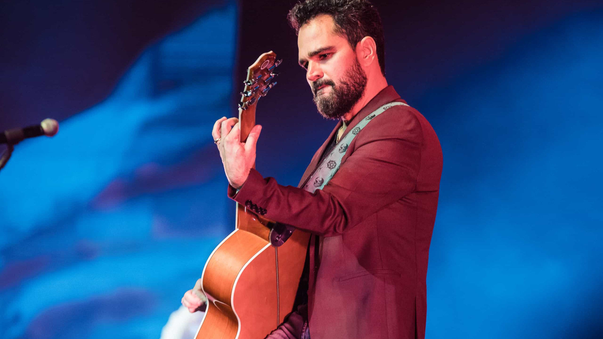 Luciano Camargo diz que sua prioridade é cantar a Jesus e lança seu 1º álbum gospel