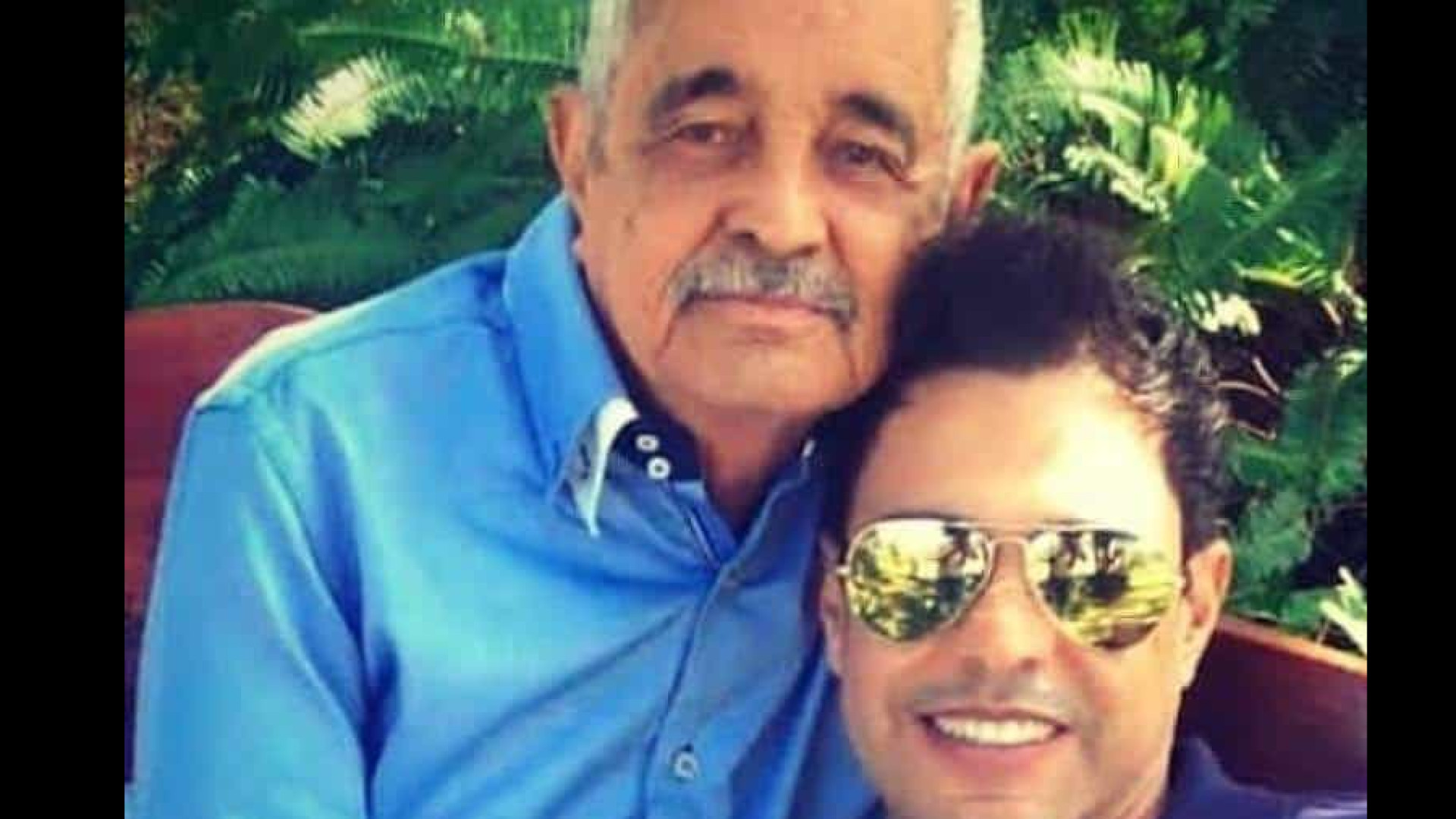 Zezé Di Camargo tranquiliza fãs após pai passar por cirurgia de emergência