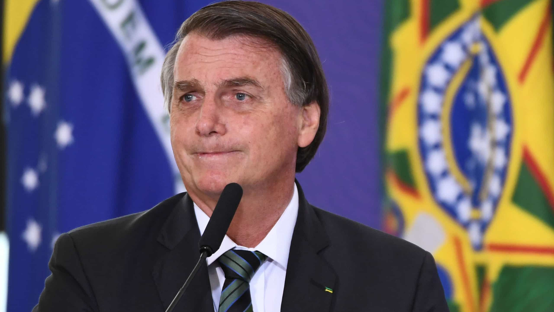 Auxílio emergencial deve voltar em março e por até 4 meses, diz Bolsonaro