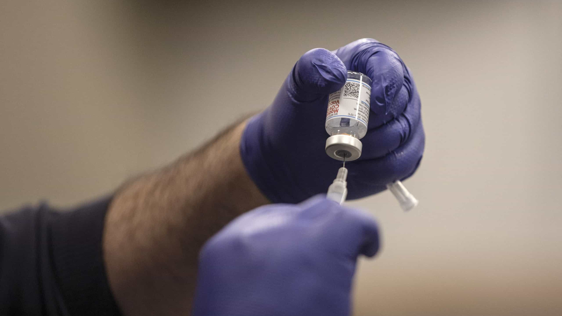 Governo de SP alerta para falsas plataformas de pré-cadastro para vacinação