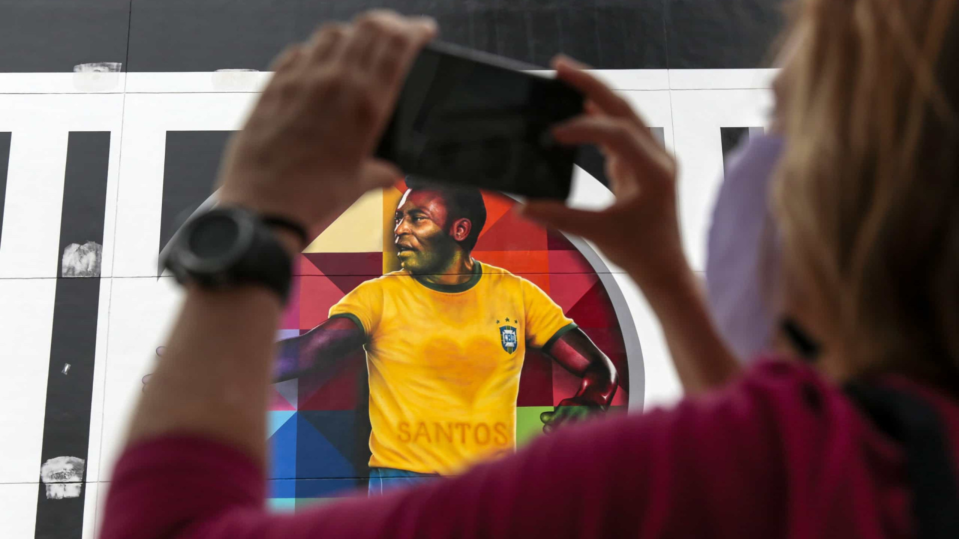Netflix divulga data de lançamento e teaser de documentário sobre Pelé