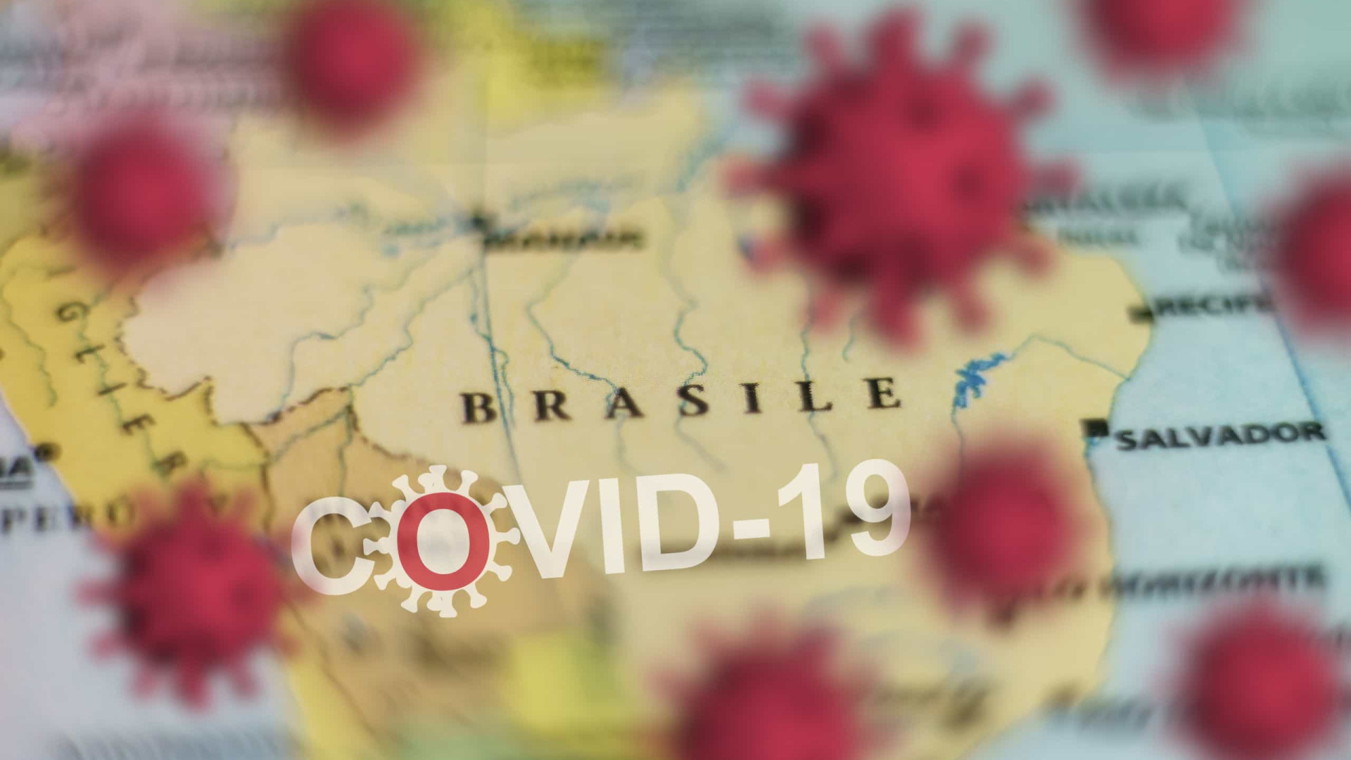 Brasil pode virar destino turístico antivacinal sem passaporte de vacina, diz diretora da Anvisa